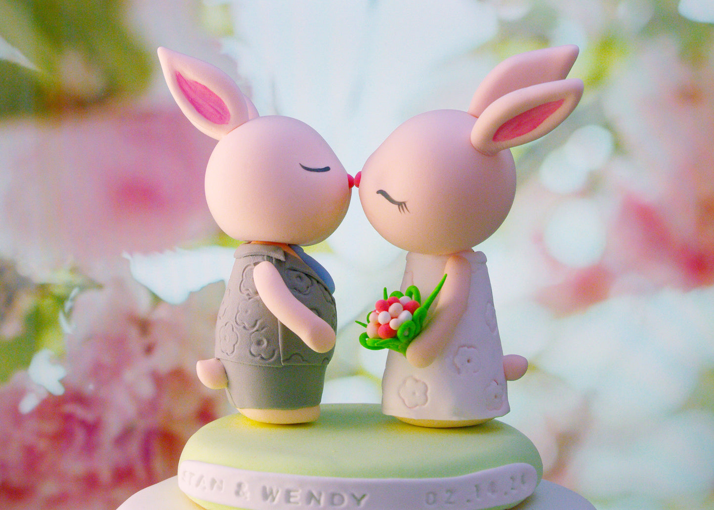 Bunny Wedding Cake Topper | Rabbit Bride and Groom Figurine | Kissing Bunnies