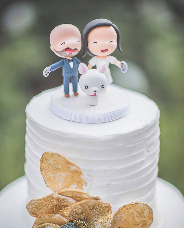 Custom Wedding Cake Topper with Dog | Gamer Couple with White Dog