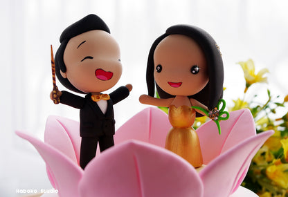 Indian Wedding Cake Topper | Bride and Groom in Lotus