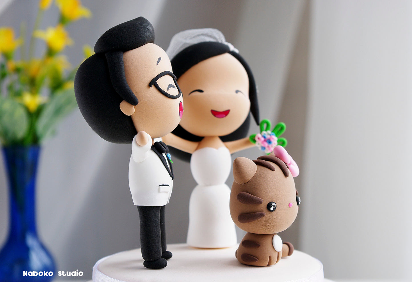 Custom Wedding Cake Topper with Cat | Bride and Groom with Tabby Cat