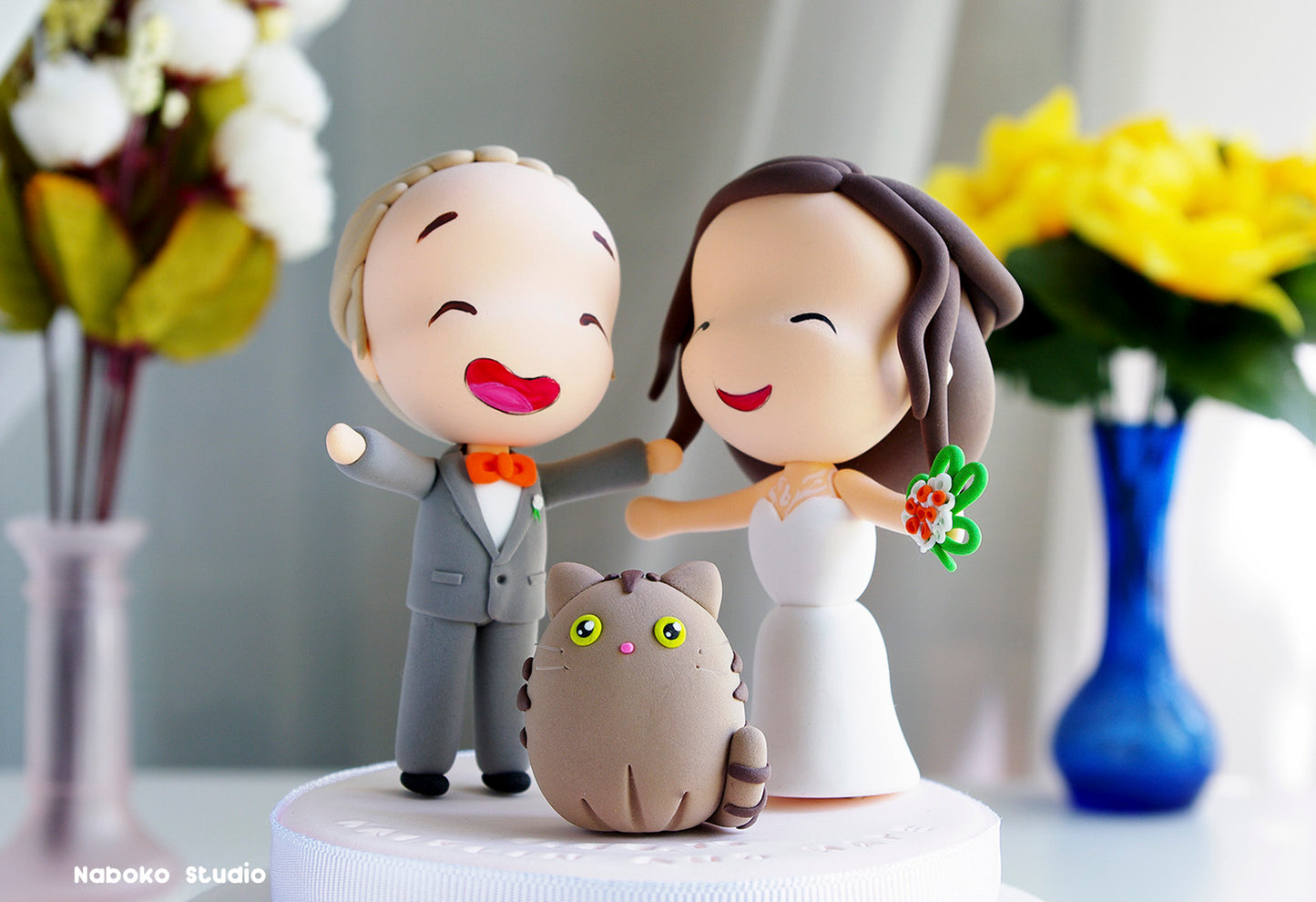 Custom Wedding Cake Topper with Cat | Bride and Groom with Tabby Cat