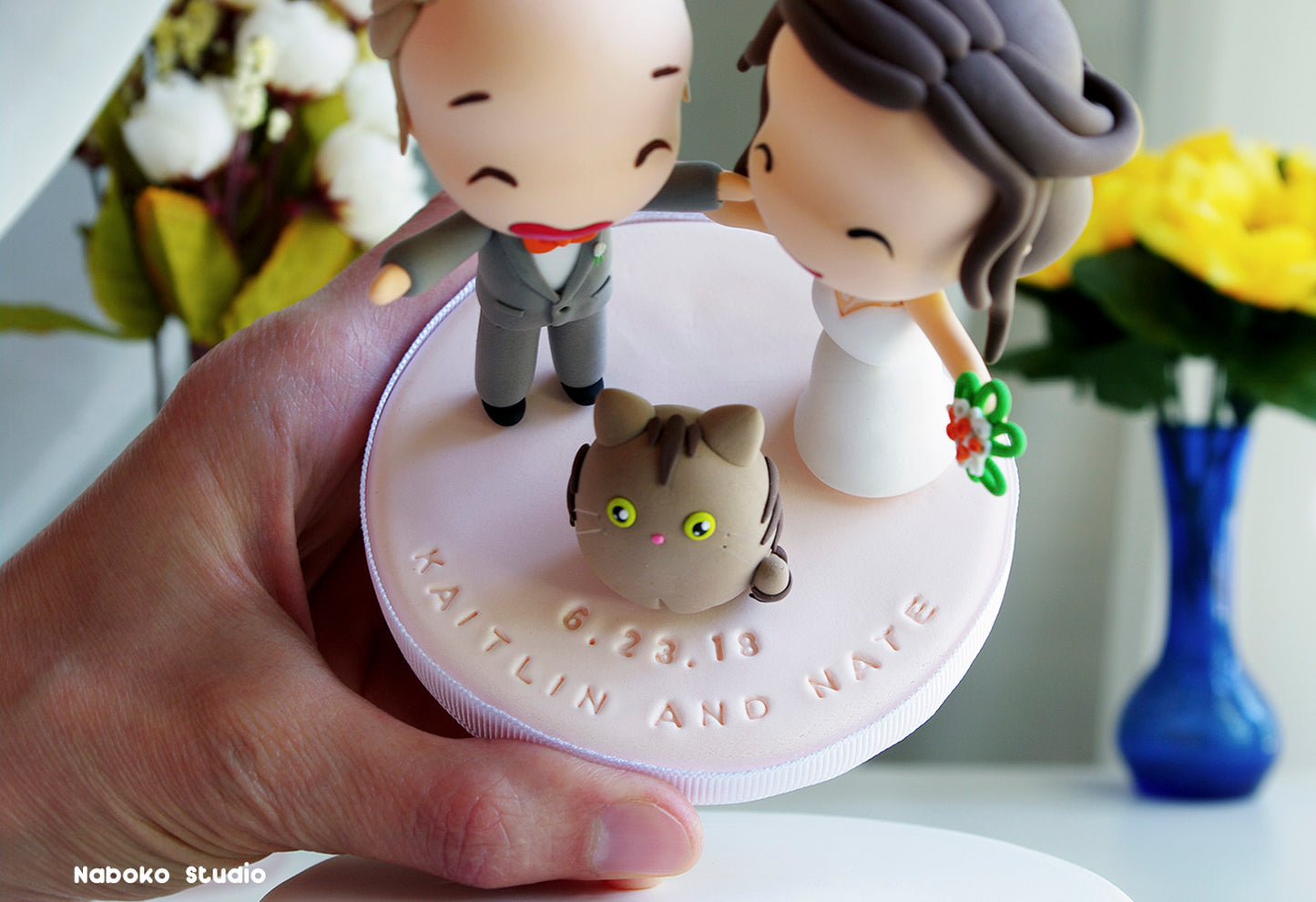 Custom Wedding Cake Topper with Cat | Bride and Groom with Cat